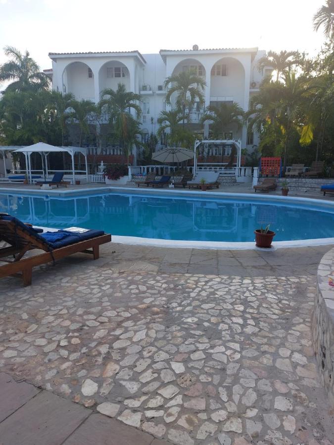 Cozy Villa Escape Runaway Bay Exterior photo